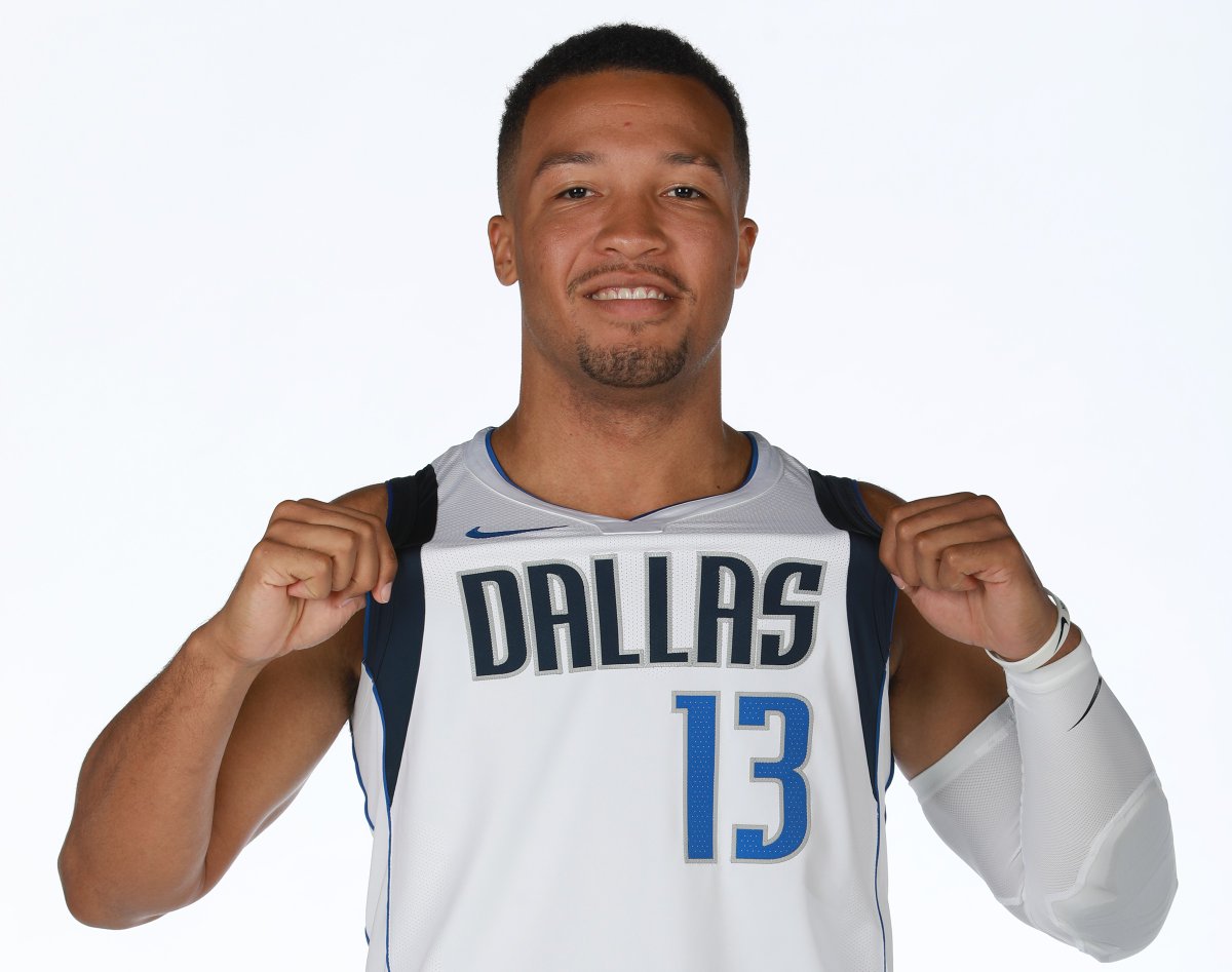 表现背后 表现背后